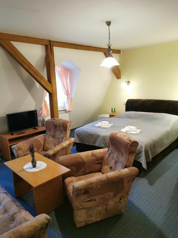 Hotel Alster Jevicko Экстерьер фото