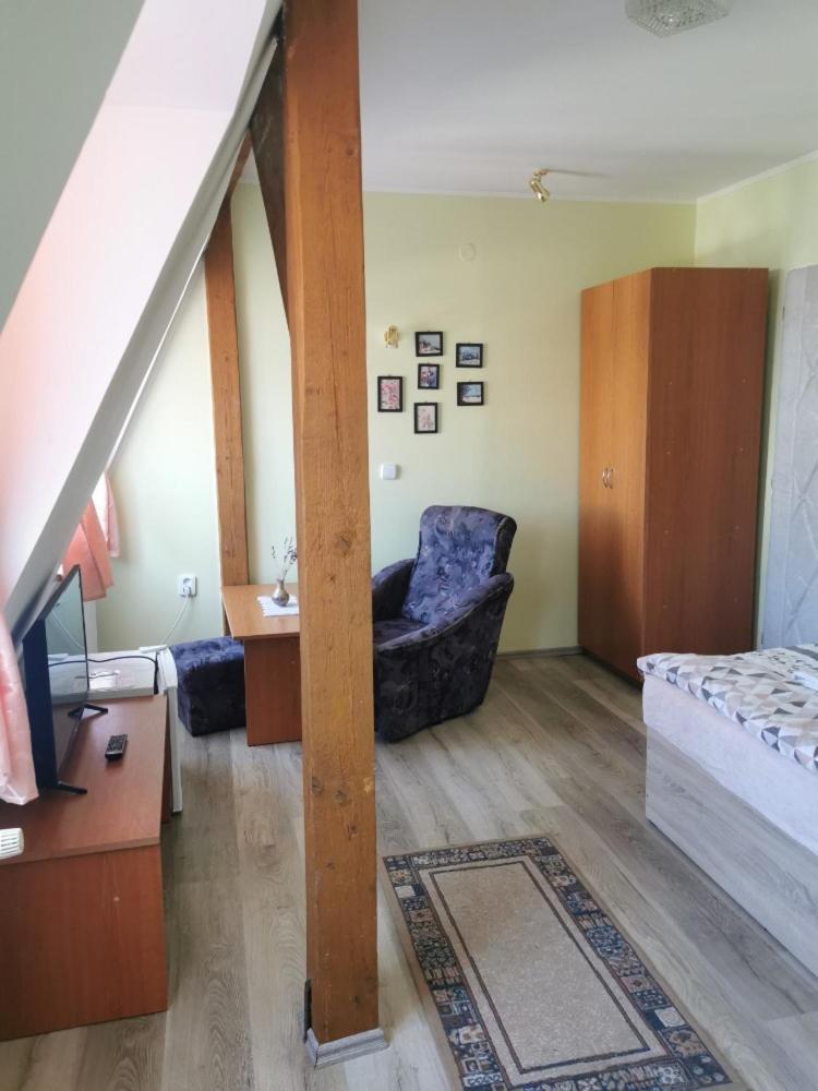 Hotel Alster Jevicko Экстерьер фото