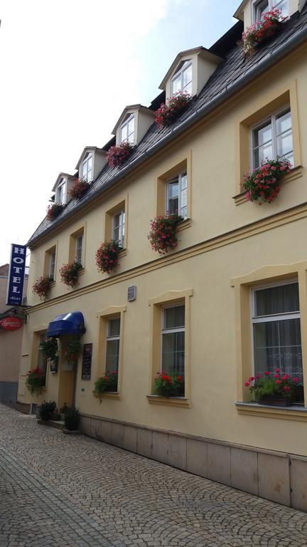 Hotel Alster Jevicko Экстерьер фото